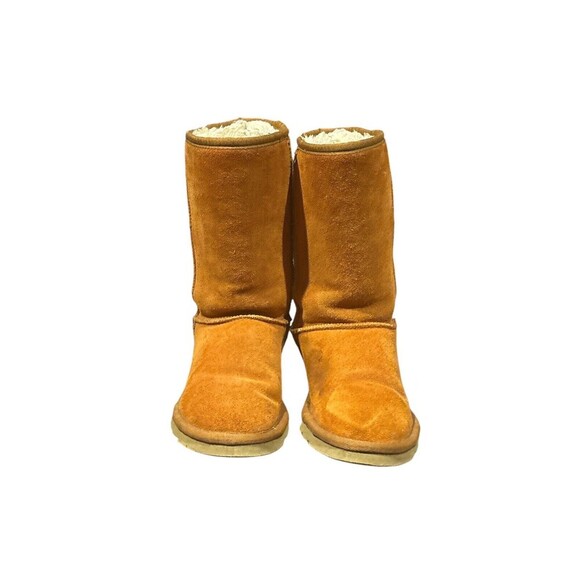 UGG Classic Tall 5815 Short Suede Logo Chestnut. Pre-owned. Size US W6 - Picture 4 of 8